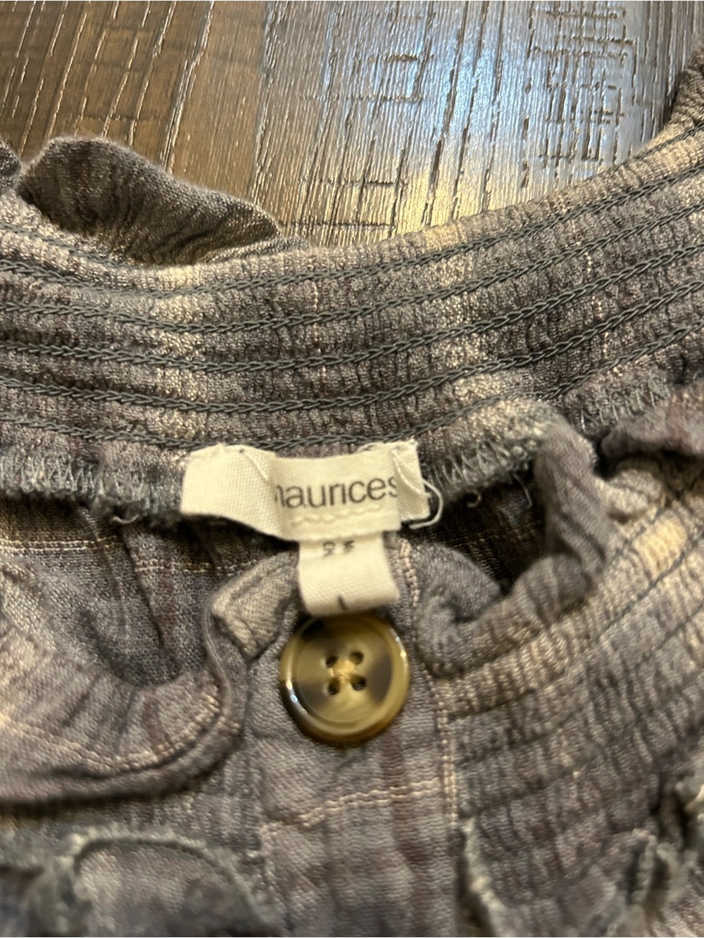 MAURICE’S Lightweight Gray Plaid Button-Front Peasant Top - Picture 3 of 9